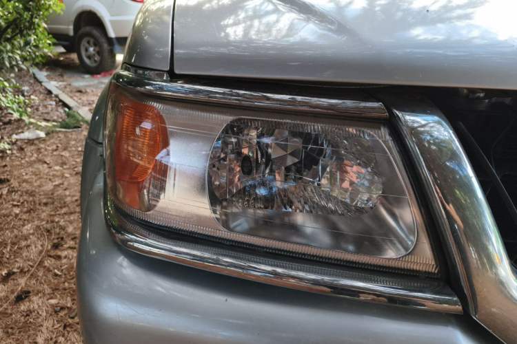 Used Mitsubishi Pajero Sport 2004 3.0L Automatic 4x4 Ultra-Luxury Edition Right Front Headlight