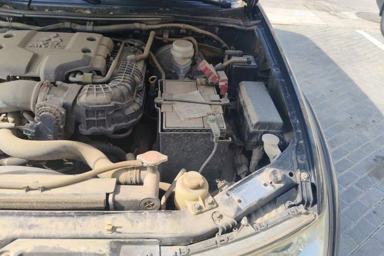 Used Mitsubishi Pajero Sport 2011 3.0L Luxury Navigation Edition Engine Bay Left
