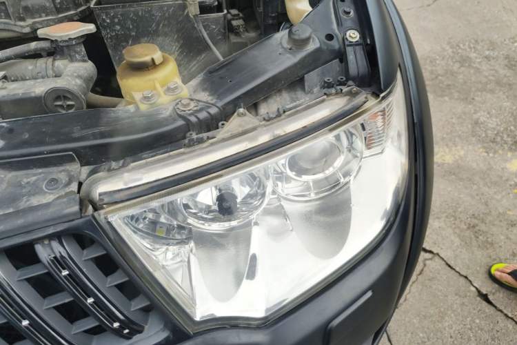 Used Mitsubishi Pajero Sport 2011 3.0L Sport Navigation Edition Engine Bay Left