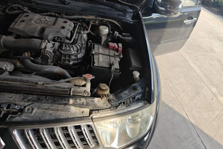 Used Mitsubishi Pajero Sport 2011 3.0L Luxury Navigation Edition Engine Bay Left