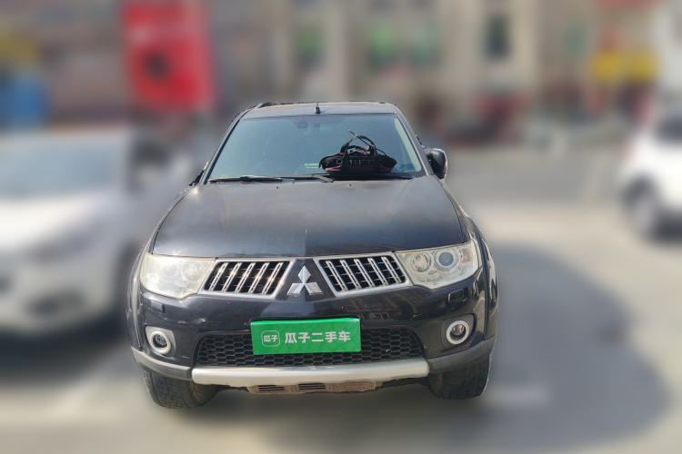 Used Mitsubishi Pajero Sport 2011 3.0L Luxury Navigation Edition Front