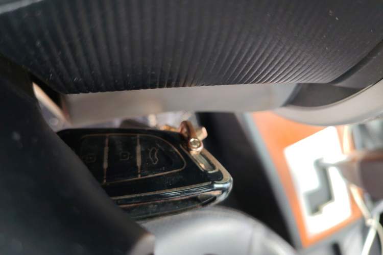 Used Mitsubishi Pajero Sport 2011 3.0L Luxury Navigation Edition Vehicle Key