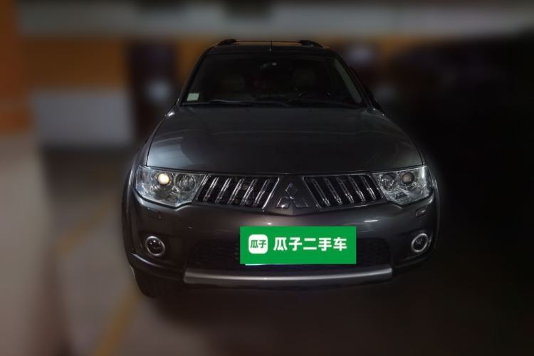 Used Mitsubishi Pajero Sport 2011 3.0L Luxury Navigation Edition Front