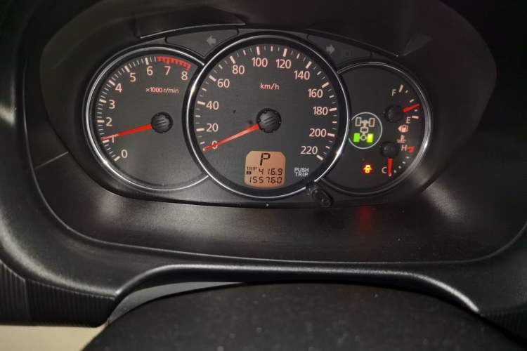 Used Mitsubishi Pajero Sport 2011 3.0L Luxury Navigation Edition Odometer Close Up