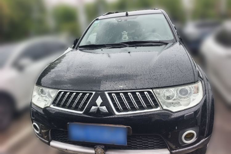 Used Mitsubishi Pajero Sport 2011 3.0L Sport Navigation Edition Front
