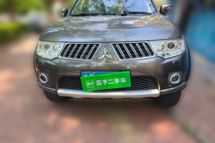 Used Mitsubishi Pajero Sport 2011 3.0L Luxury Navigation Edition Front