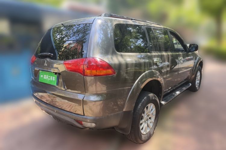 Used Mitsubishi Pajero Sport 2011 3.0L Luxury Navigation Edition Rear Right 45 Deg