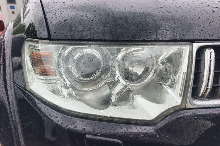 Used Mitsubishi Pajero Sport 2011 3.0L Sport Navigation Edition Right Front Headlight