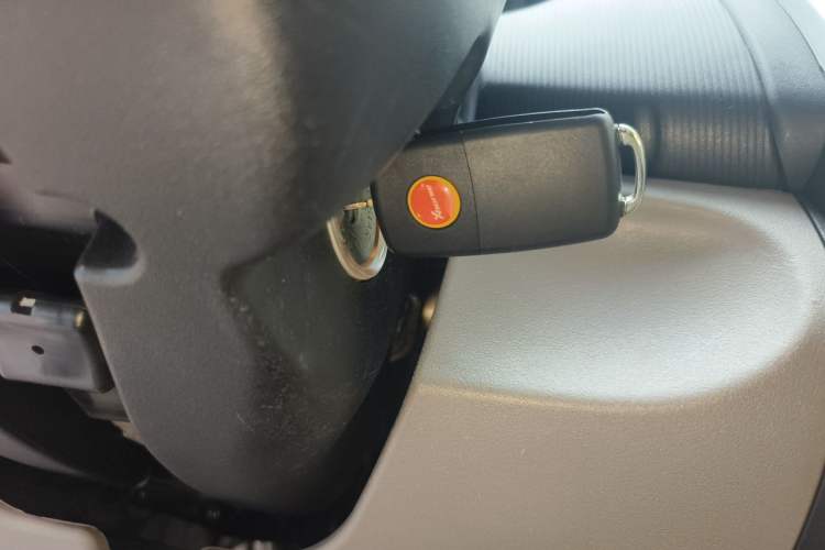 Used Mitsubishi Pajero Sport 2011 3.0L Luxury Navigation Edition Vehicle Key