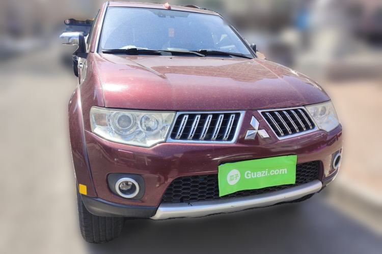 Used Mitsubishi Pajero Sport 2011 3.0L Luxury Navigation Edition Front