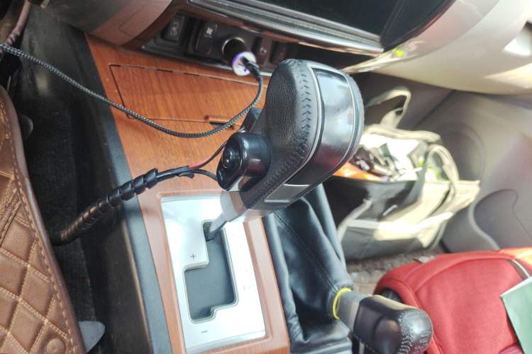 Used Mitsubishi Pajero Sport 2011 3.0L Luxury Navigation Edition Gear Lever