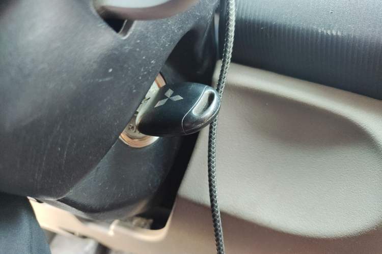 Used Mitsubishi Pajero Sport 2011 3.0L Luxury Navigation Edition Vehicle Key