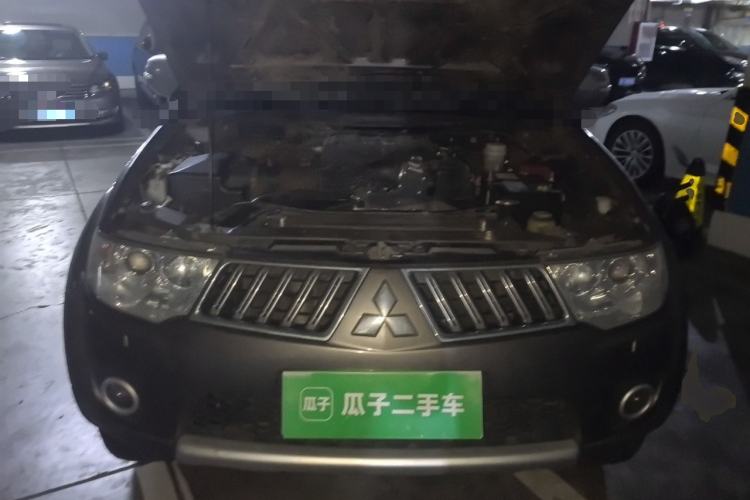 Used Mitsubishi Pajero Sport 2011 3.0L Luxury Navigation Edition Engine Bay