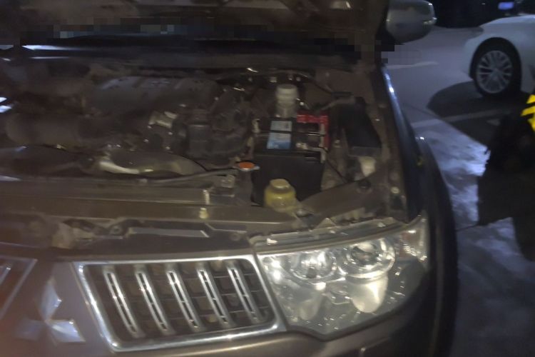 Used Mitsubishi Pajero Sport 2011 3.0L Luxury Navigation Edition Engine Bay Left