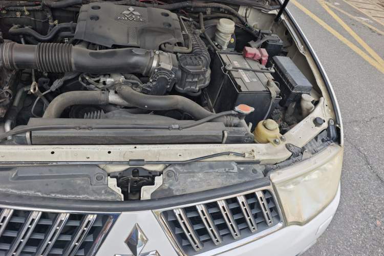 Used Mitsubishi Pajero Sport 2011 3.0L Sport Navigation Edition Engine Bay Left