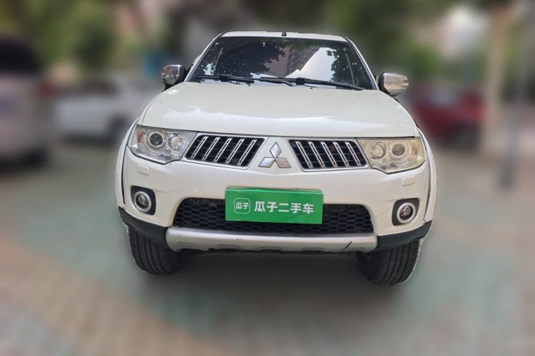 Used Mitsubishi Pajero Sport 2011 3.0L Luxury Navigation Edition Front