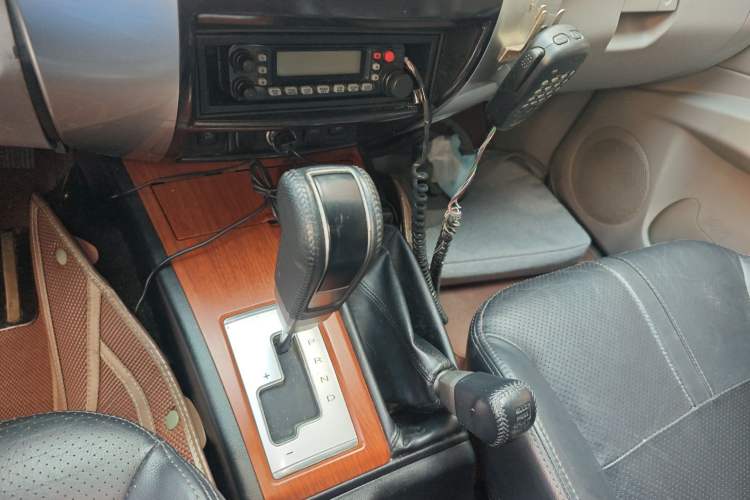 Used Mitsubishi Pajero Sport 2011 3.0L Sport Navigation Edition Gear Lever
