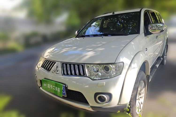 Used Mitsubishi Pajero Sport 2011 3.0L Luxury Navigation Edition Guazi used car, China used car export, Used car for sale, Used cars, Cheapest cars for sale