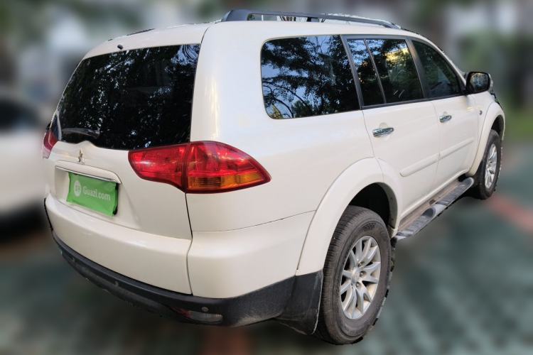Used Mitsubishi Pajero Sport 2011 3.0L Luxury Navigation Edition Rear Right 45 Deg