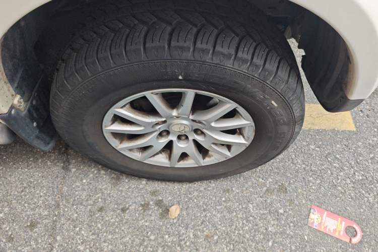 Used Mitsubishi Pajero Sport 2011 3.0L Sport Navigation Edition Right Front Wheel Hub