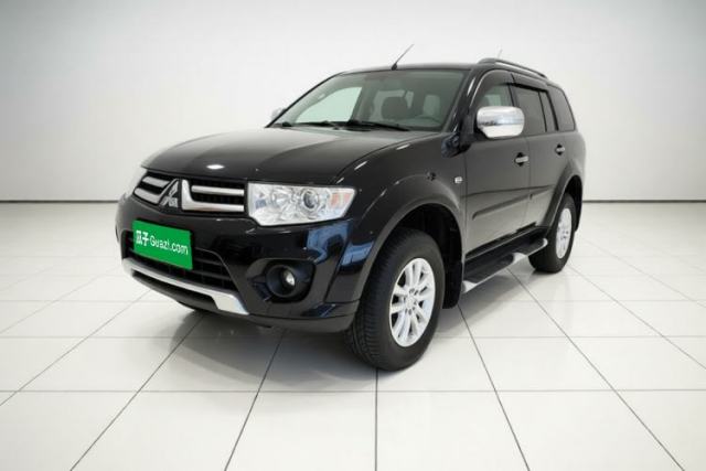 Ojetý Mitsubishi Pajero Sport 2013 3.0L Automatic 4x4 Flagship Edition