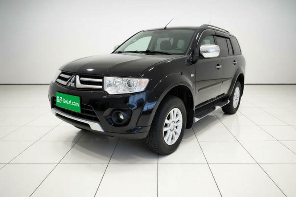 Mitsubishi Pajero Sport 2013