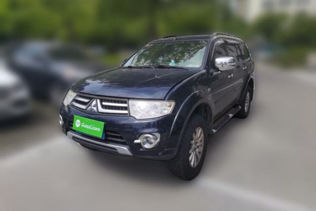 Ojetý Mitsubishi Pajero Sport 2013 3.0L Automatic 4x4 Executive Edition