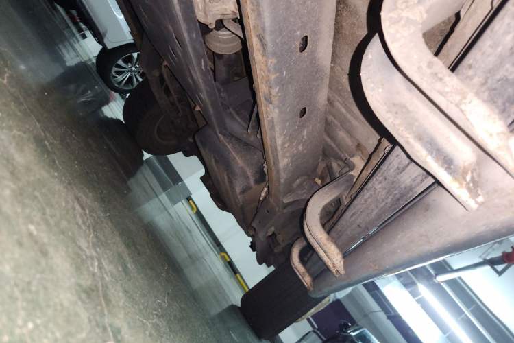 Used Mitsubishi Pajero Sport 2013 3.0L Automatic 4x4 Executive Edition Chassis Front Left