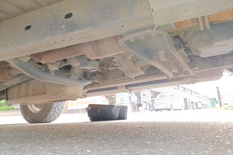 Used Mitsubishi Pajero Sport 2013 3.0L Automatic 4x4 Executive Edition Chassis Front Right