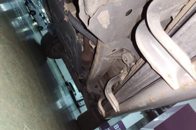 Used Mitsubishi Pajero Sport 2013 3.0L Automatic 4x4 Executive Edition Chassis Rear Right