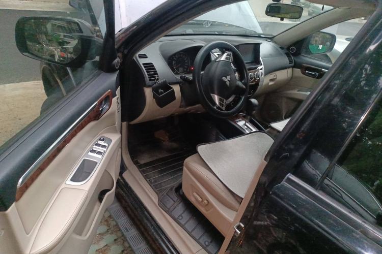 Used Mitsubishi Pajero Sport 2013 3.0L Automatic Two-Wheel Drive Luxury Edition Driver Seat