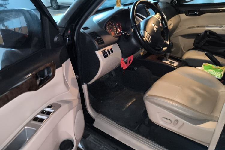 Used Mitsubishi Pajero Sport 2013 3.0L Automatic Two-Wheel Drive Luxury Edition Driver Seat