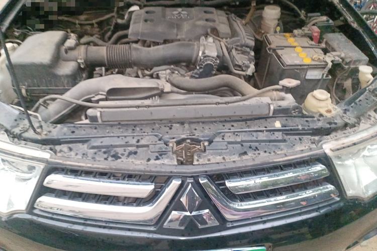 Used Mitsubishi Pajero Sport 2013 3.0L Automatic Two-Wheel Drive Luxury Edition Engine Bay