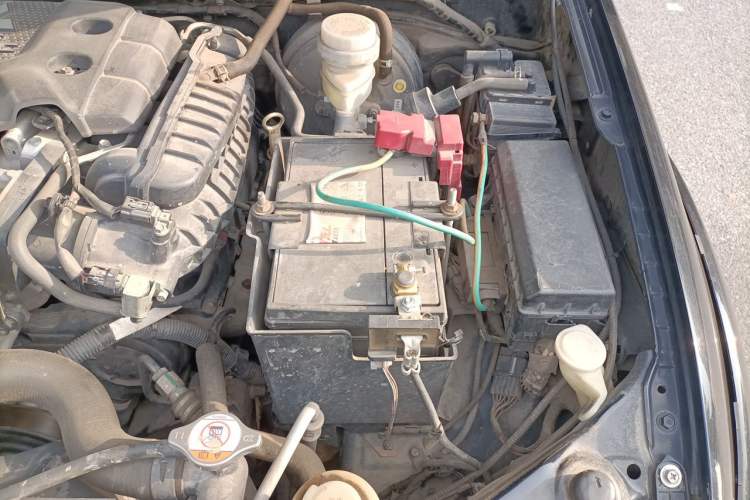 Used Mitsubishi Pajero Sport 2013 3.0L Automatic 4x4 Executive Edition Engine Bay Left