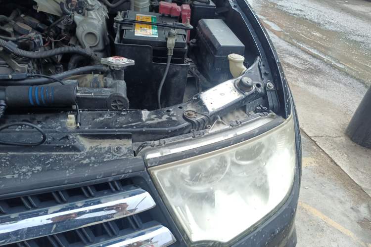 Used Mitsubishi Pajero Sport 2013 2.4L Manual Two-Wheel Drive Comfort Edition Engine Bay Left