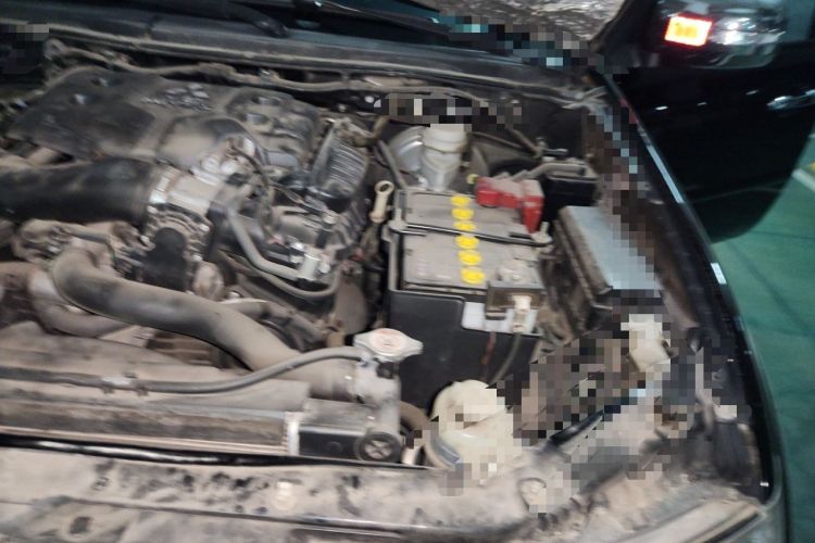 Used Mitsubishi Pajero Sport 2013 3.0L Automatic 4x4 Executive Edition Engine Bay Left