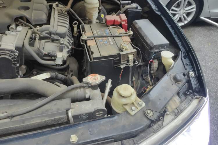 Used Mitsubishi Pajero Sport 2013 3.0L Automatic 4x4 Flagship Edition Engine Bay Left