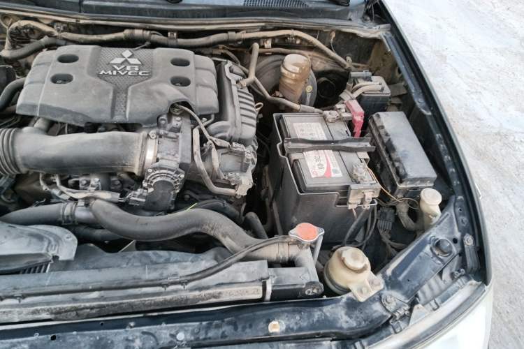 Used Mitsubishi Pajero Sport 2013 3.0L Automatic Two-Wheel Drive Luxury Edition Engine Bay Left