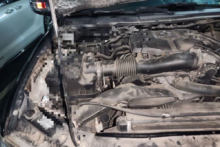 Used Mitsubishi Pajero Sport 2013 3.0L Automatic 4x4 Executive Edition Engine Bay Right