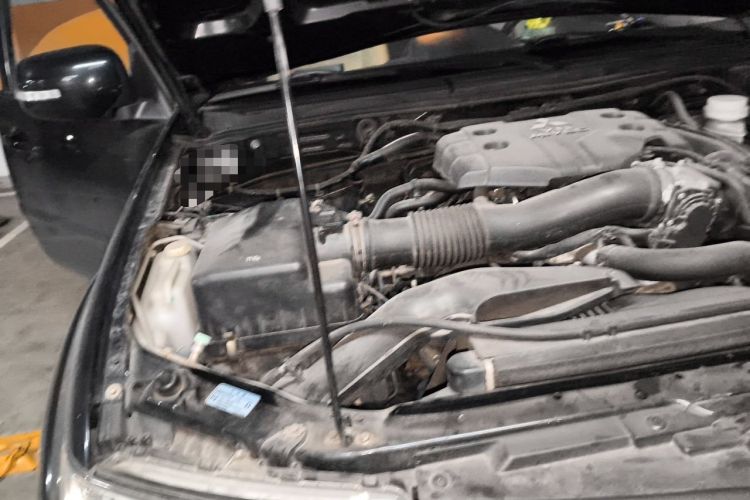 Used Mitsubishi Pajero Sport 2013 3.0L Automatic Two-Wheel Drive Luxury Edition Engine Bay Right