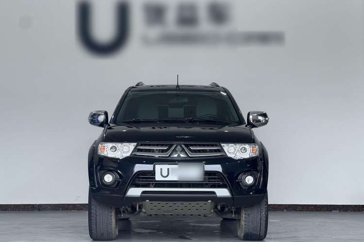 Used Mitsubishi Pajero Sport 2013 3.0L Automatic 4x4 Executive Edition Exterior 1