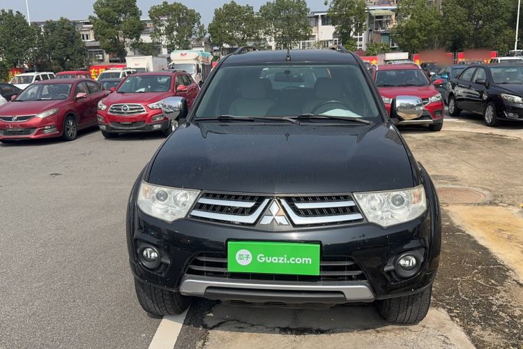 Used Mitsubishi Pajero Sport 2013 3.0L Automatic 4x4 Executive Edition Exterior 1