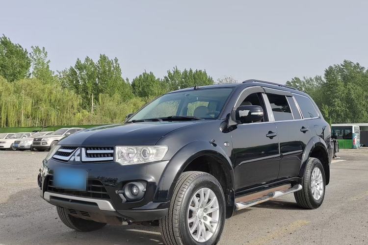 Used Mitsubishi Pajero Sport 2013 3.0L Automatic Two-Wheel Drive Luxury Edition Exterior 1