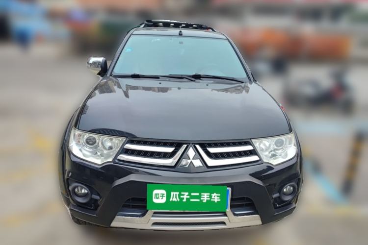 Used Mitsubishi Pajero Sport 2013 3.0L Automatic 4x4 Executive Edition Exterior 1