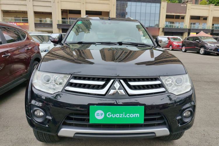 Used Mitsubishi Pajero Sport 2013 3.0L Automatic 4x4 Flagship Edition Exterior 1
