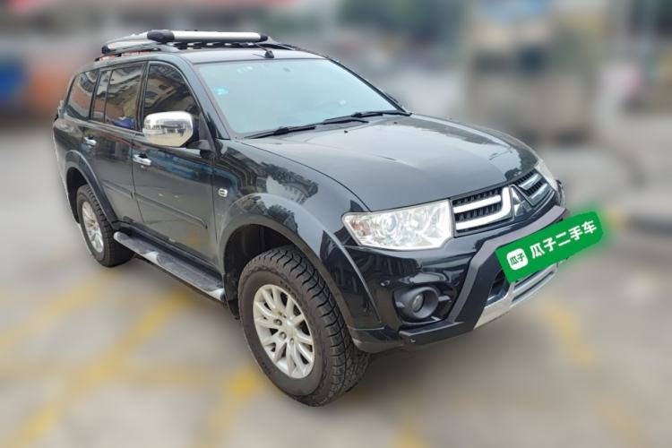 Used Mitsubishi Pajero Sport 2013 3.0L Automatic 4x4 Executive Edition Exterior 2