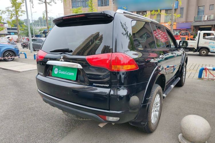 Used Mitsubishi Pajero Sport 2013 3.0L Automatic 4x4 Flagship Edition Exterior 3
