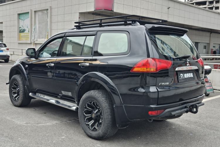 Used Mitsubishi Pajero Sport 2013 3.0L Automatic 4x4 Executive Edition Exterior 4