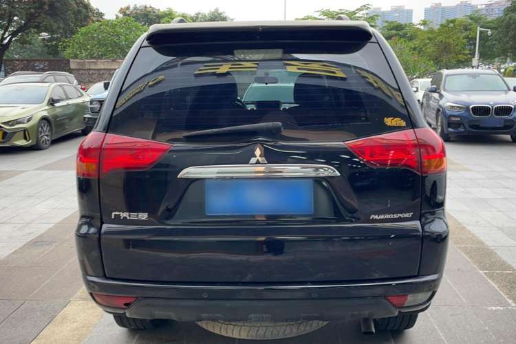 Used Mitsubishi Pajero Sport 2013 3.0L Automatic 4x4 Executive Edition Exterior 4