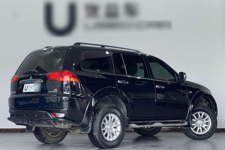 Used Mitsubishi Pajero Sport 2013 3.0L Automatic 4x4 Executive Edition Exterior 6
